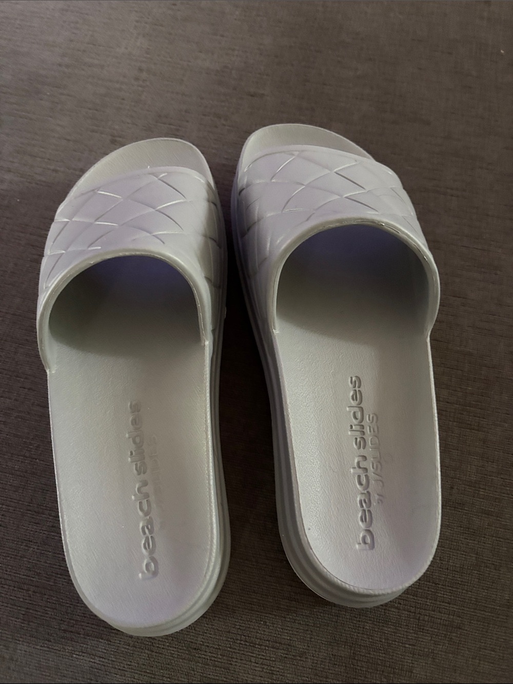 Women’s gray slide’s size 9. Brand new never worn